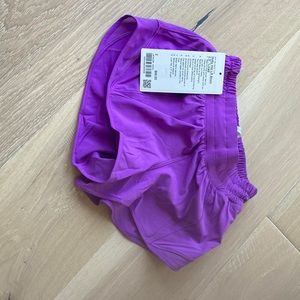 NWT Hotty hot short